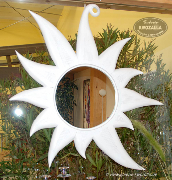 Dekoration/Accessoires - Spiegel in Form einer Sonne, Holzrahmen