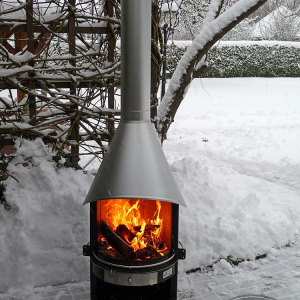 Edelstahl Außenkamin mit langer Lebensdauer auch für den Einsatz im Winter geeignet